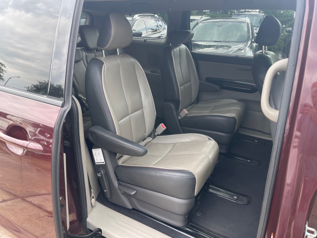 2015 Kia Sedona Image 10