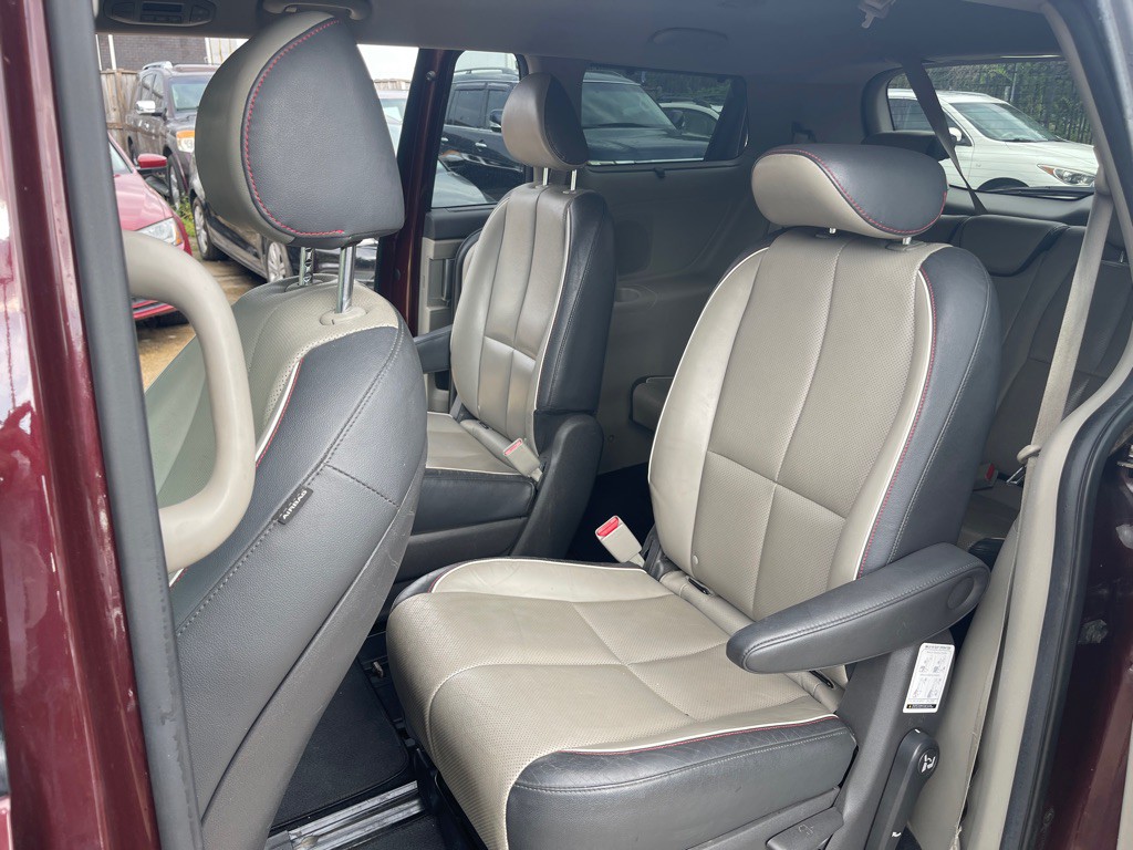 2015 Kia Sedona Image 17