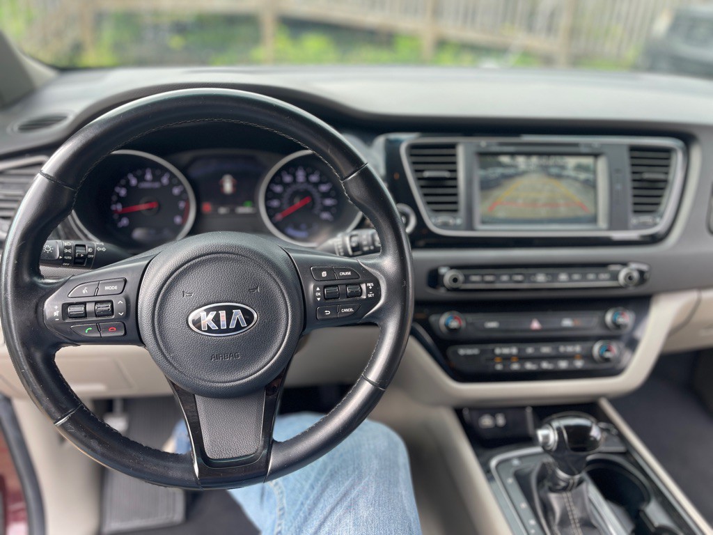 2015 Kia Sedona Image 33