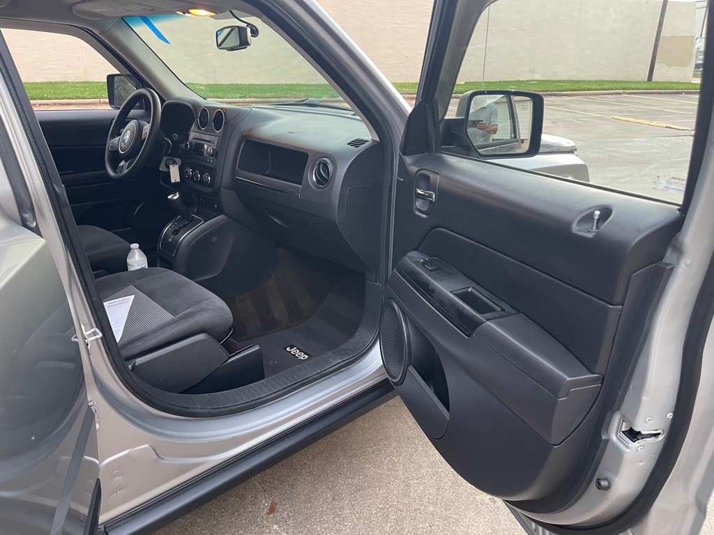 2016 Jeep Patriot Image 16