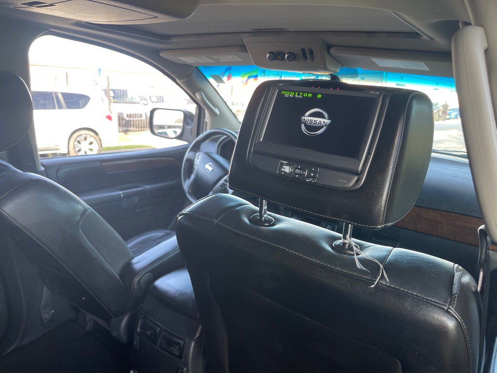 2014 Nissan Armada Image 16