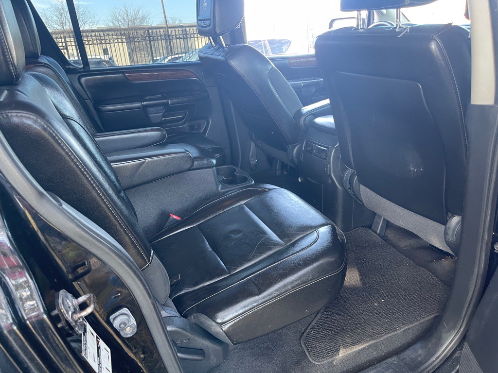 2014 Nissan Armada Image 17