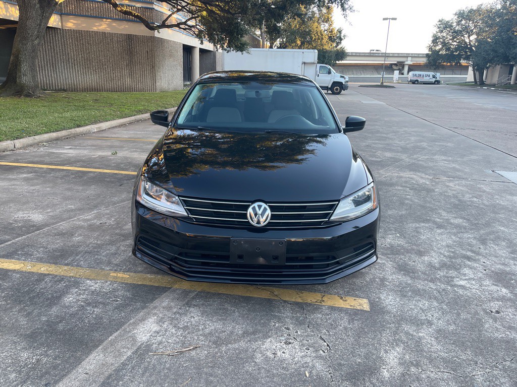 2017 Volkswagen Jetta Image 2
