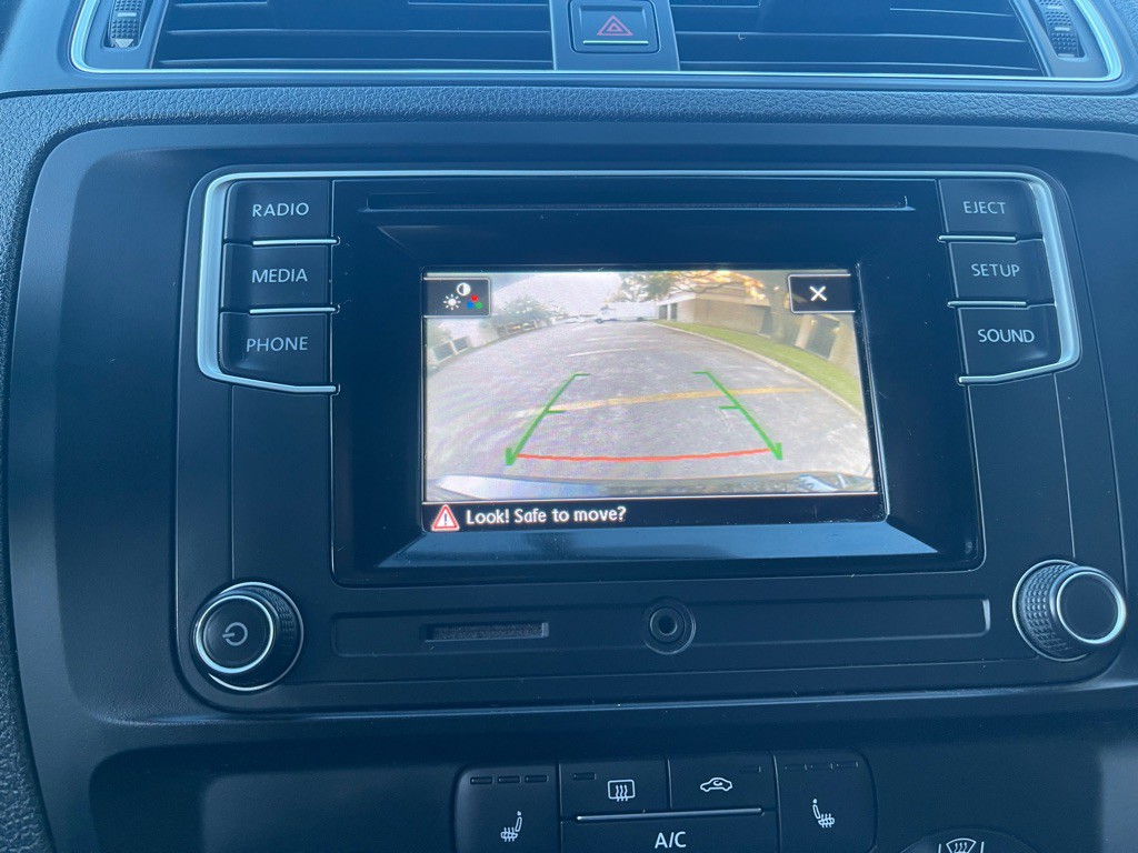 2017 Volkswagen Jetta Image 24