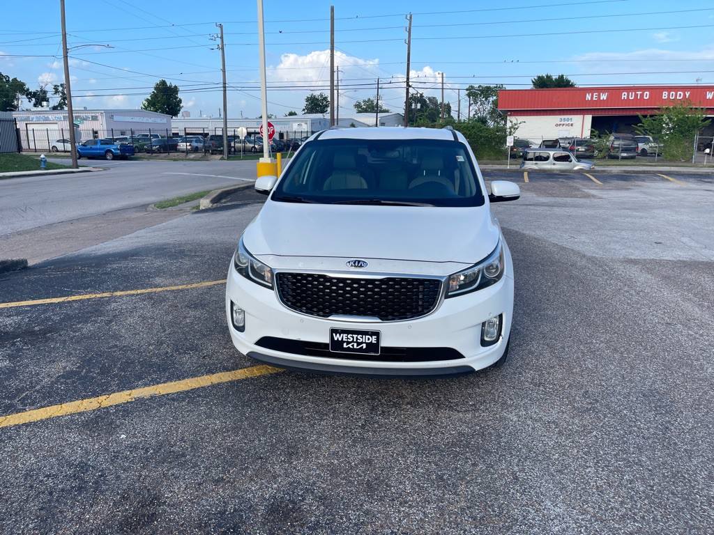 2017 Kia Sedona Image 2