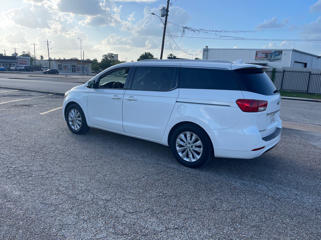 2017 Kia Sedona Image 10
