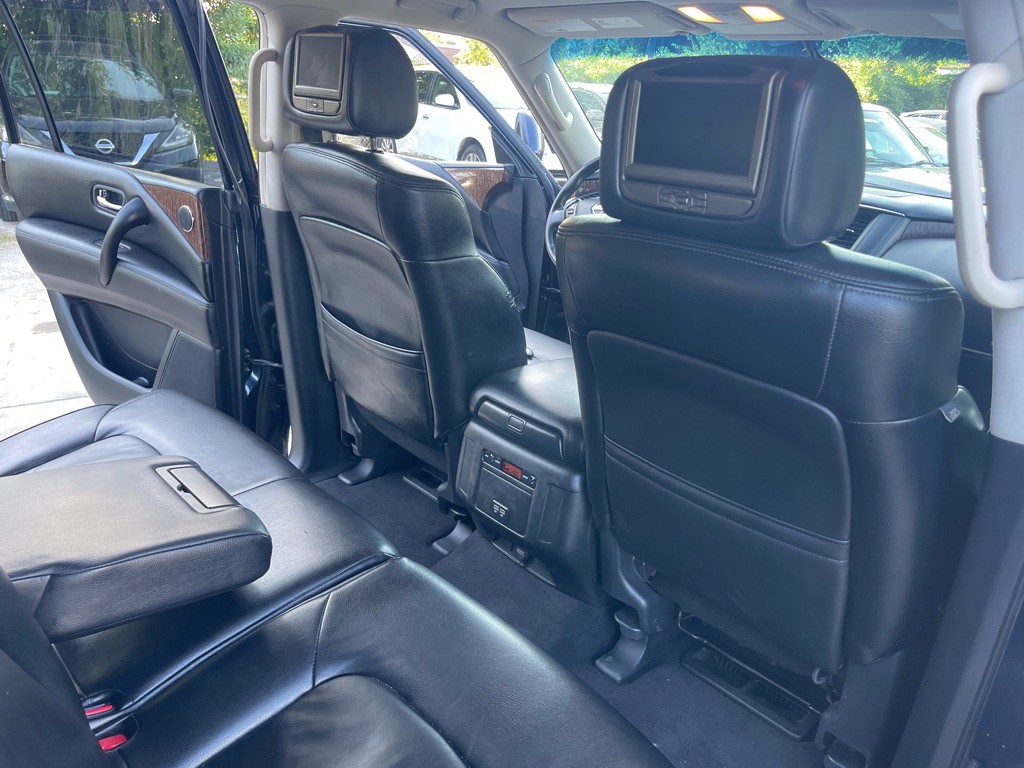 2017 Nissan Armada Image 16