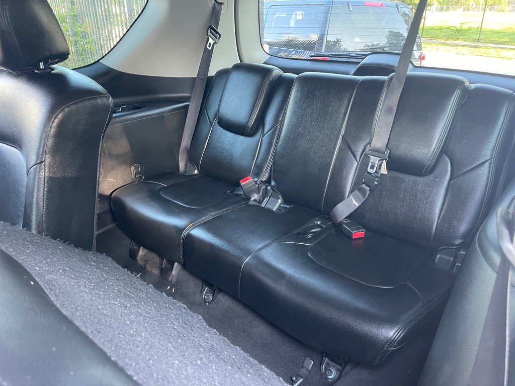 2017 Nissan Armada Image 19