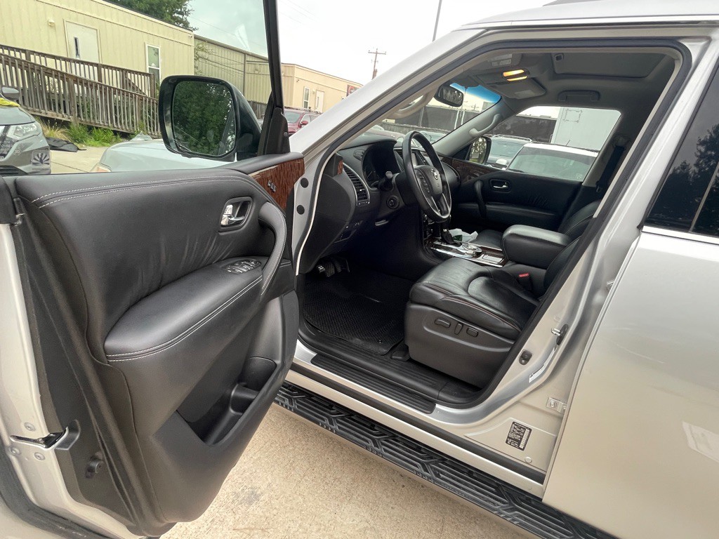 2017 Nissan Armada Image 9