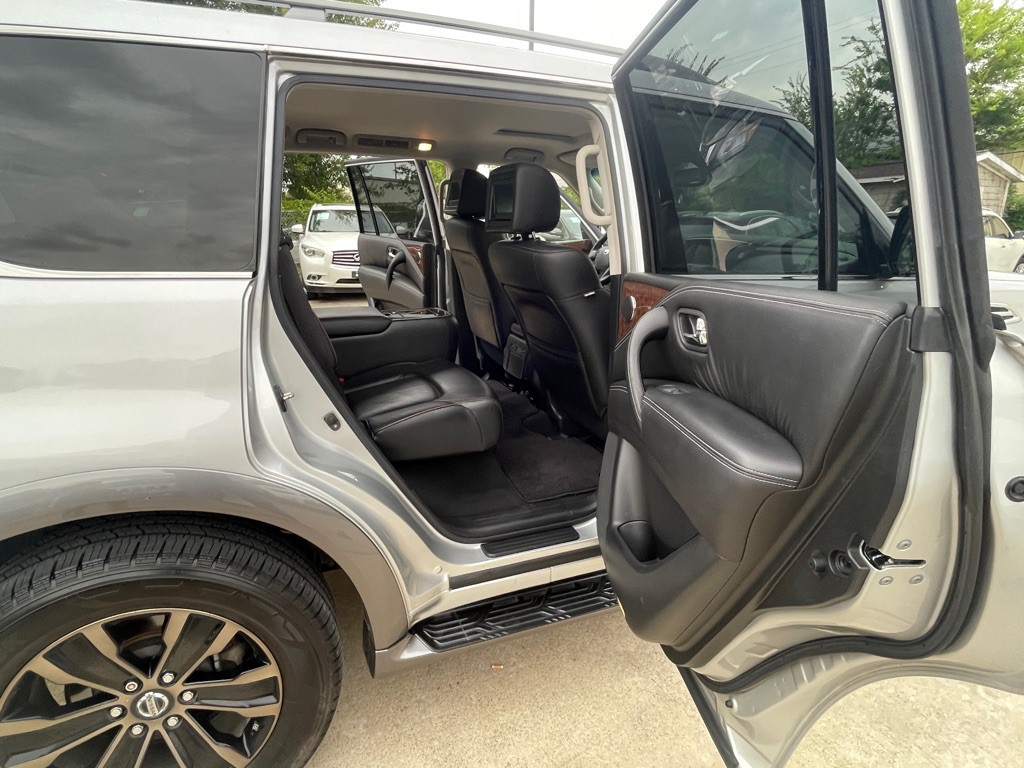 2017 Nissan Armada Image 15