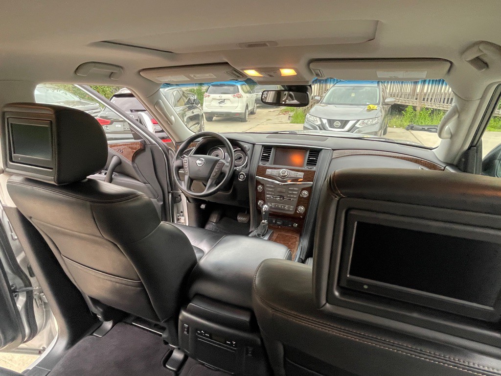 2017 Nissan Armada Image 17