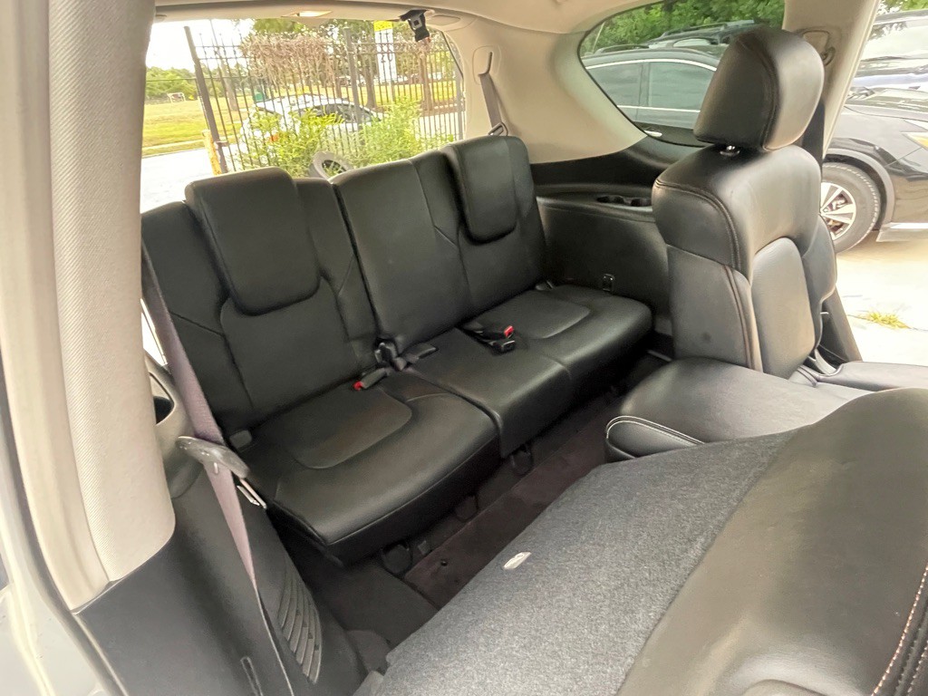 2017 Nissan Armada Image 18