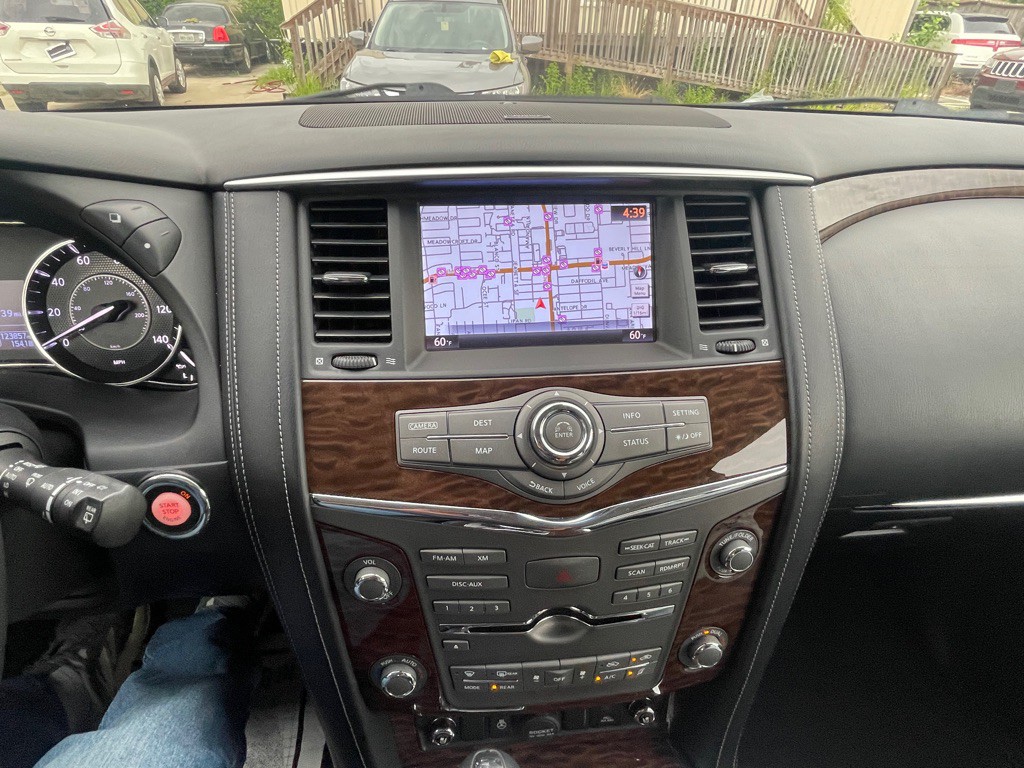 2017 Nissan Armada Image 24
