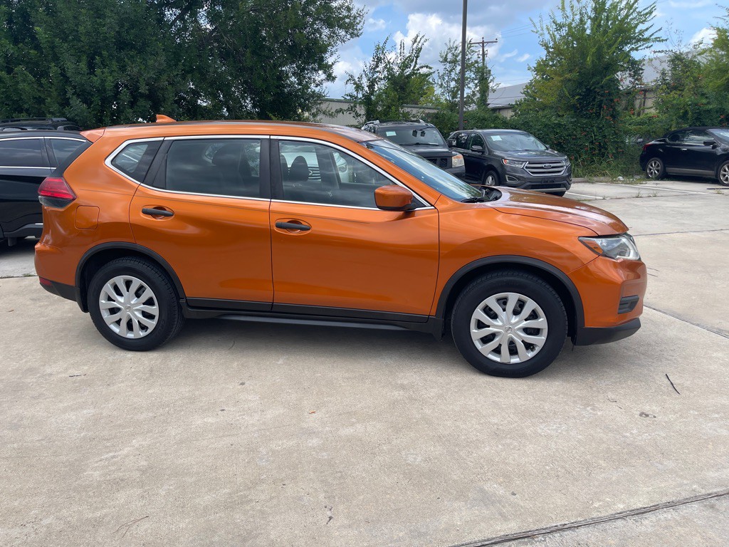 2017 Nissan Rogue Image 6