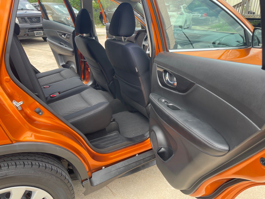 2017 Nissan Rogue Image 16