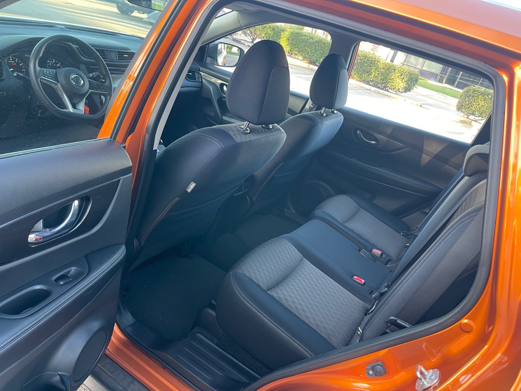 2017 Nissan Rogue Image 9