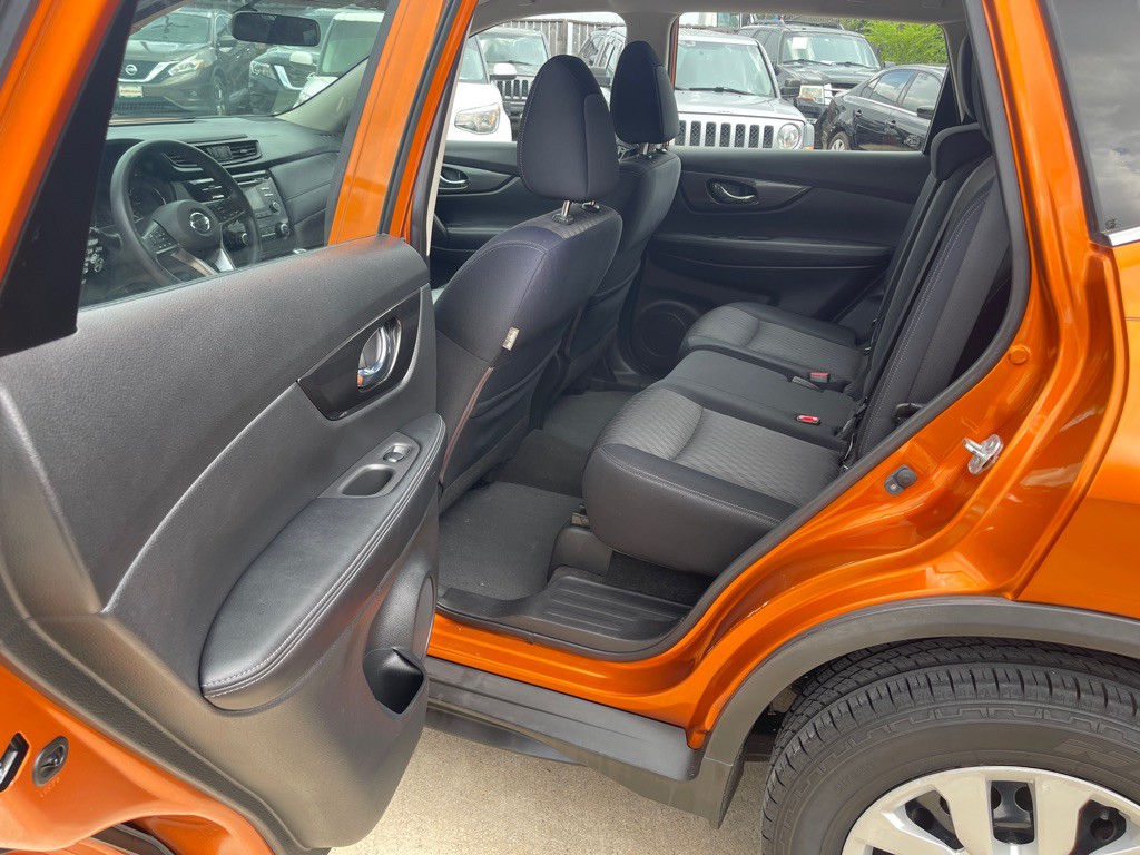 2017 Nissan Rogue Image 33