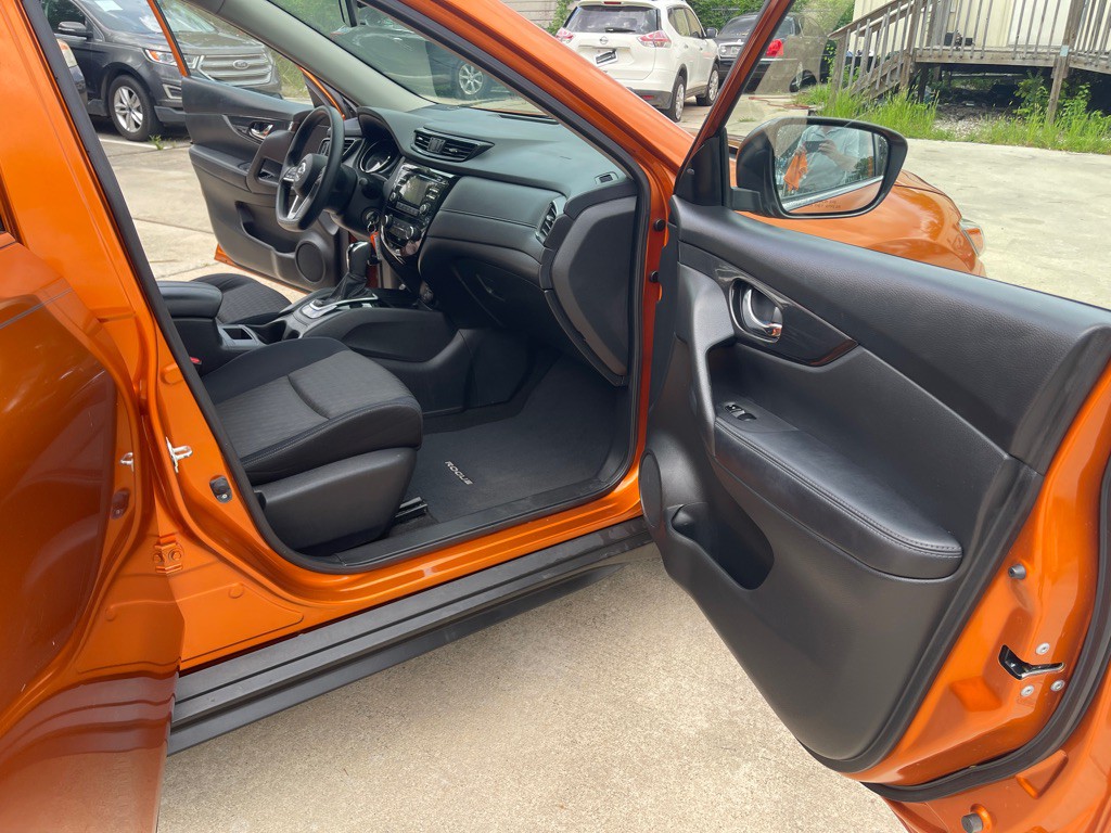 2017 Nissan Rogue Image 35