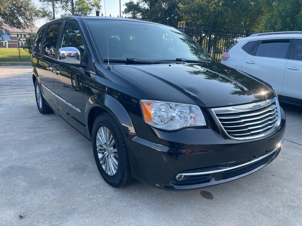 2015 Chrysler Town & Country Image 14