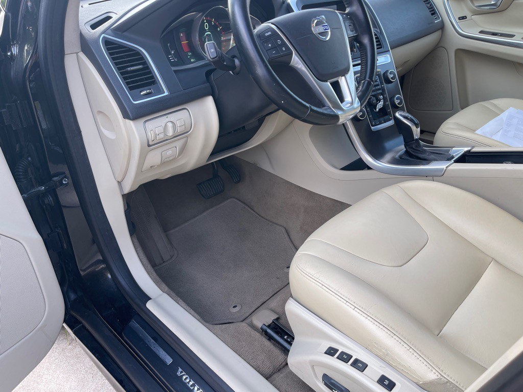 2015 Volvo XC60 Image 14