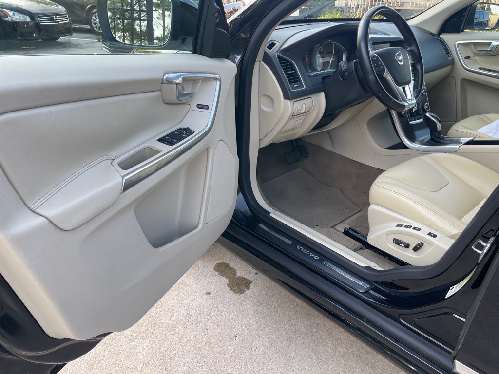 2015 Volvo XC60 Image 15