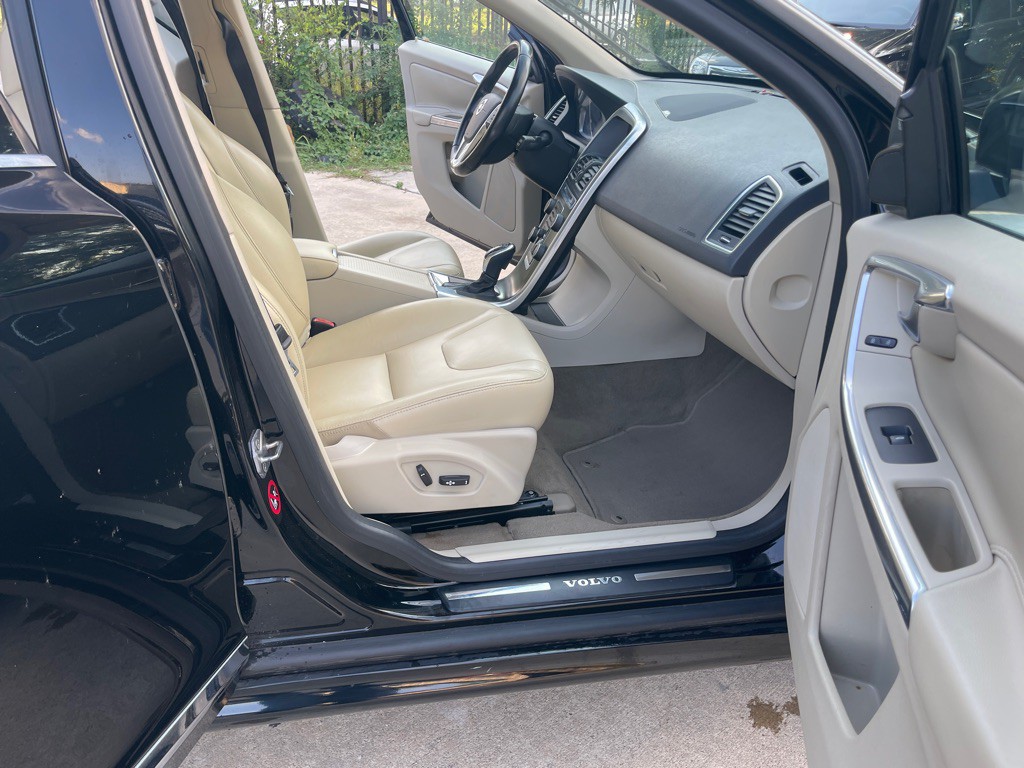 2015 Volvo XC60 Image 18