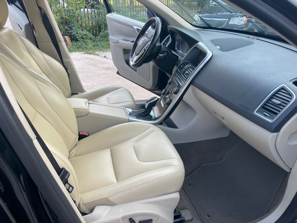 2015 Volvo XC60 Image 20