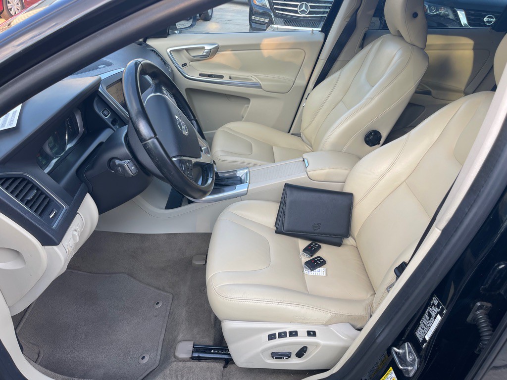 2015 Volvo XC60 Image 21