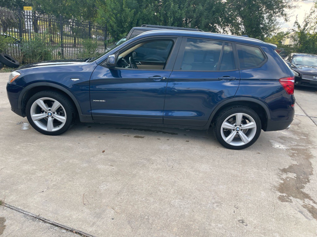2017 BMW X3 Image 9