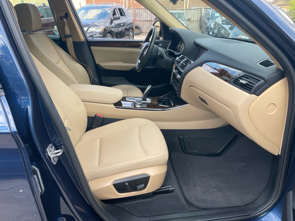 2017 BMW X3 Image 17