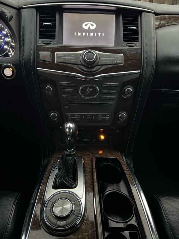 2015 INFINITI QX80 Image 18