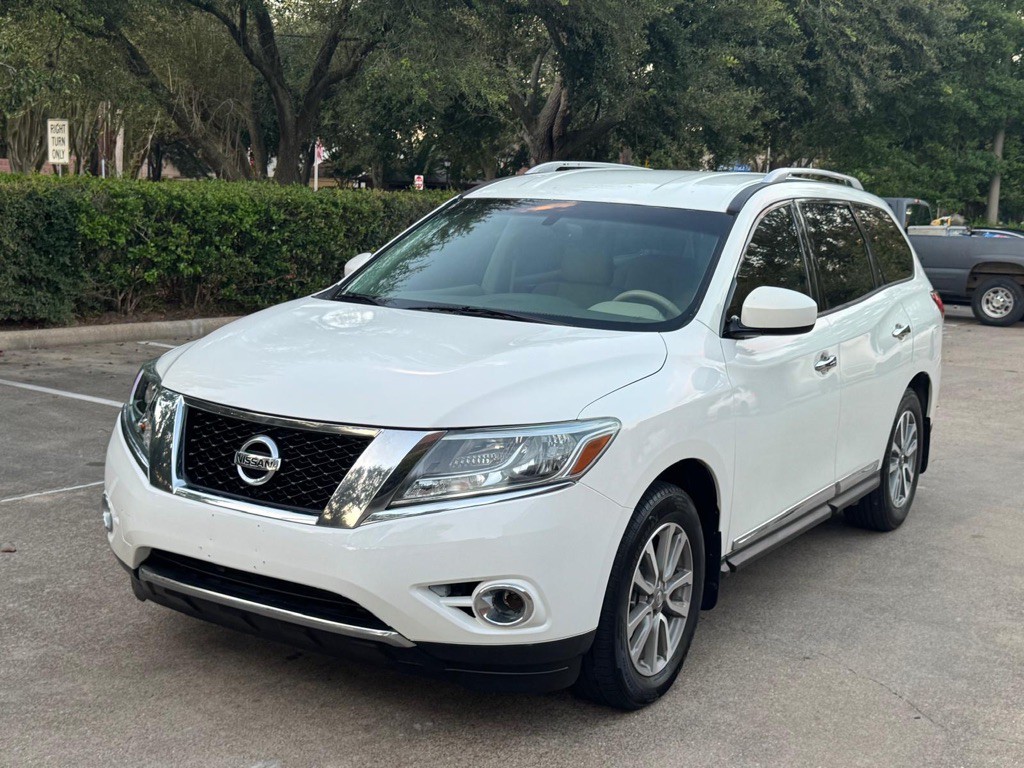 2014 Nissan Pathfinder Image 1