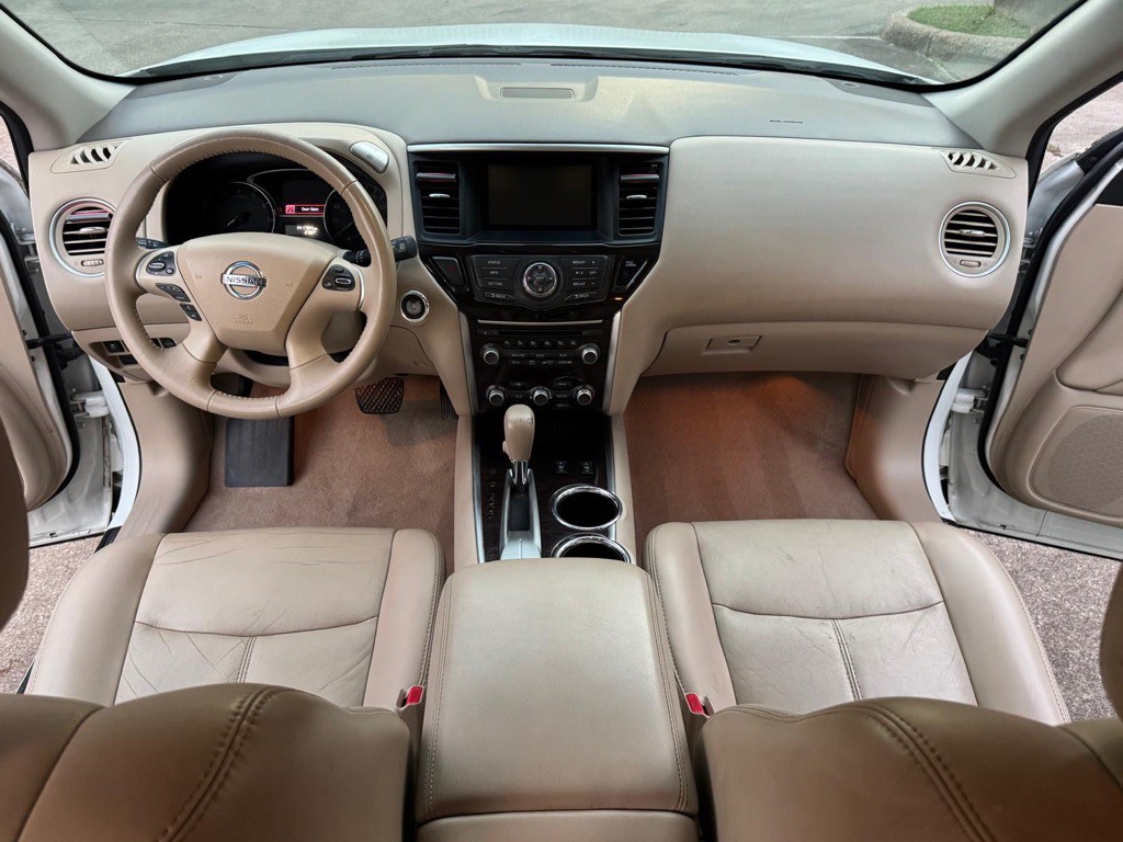 2014 Nissan Pathfinder Image 18
