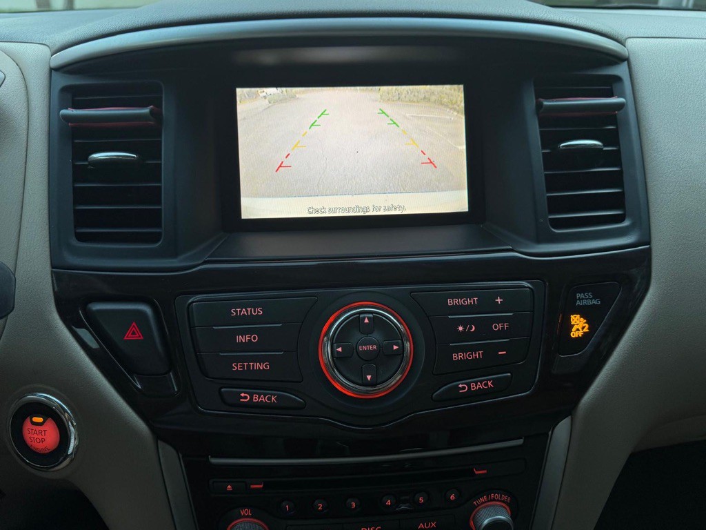 2014 Nissan Pathfinder Image 20