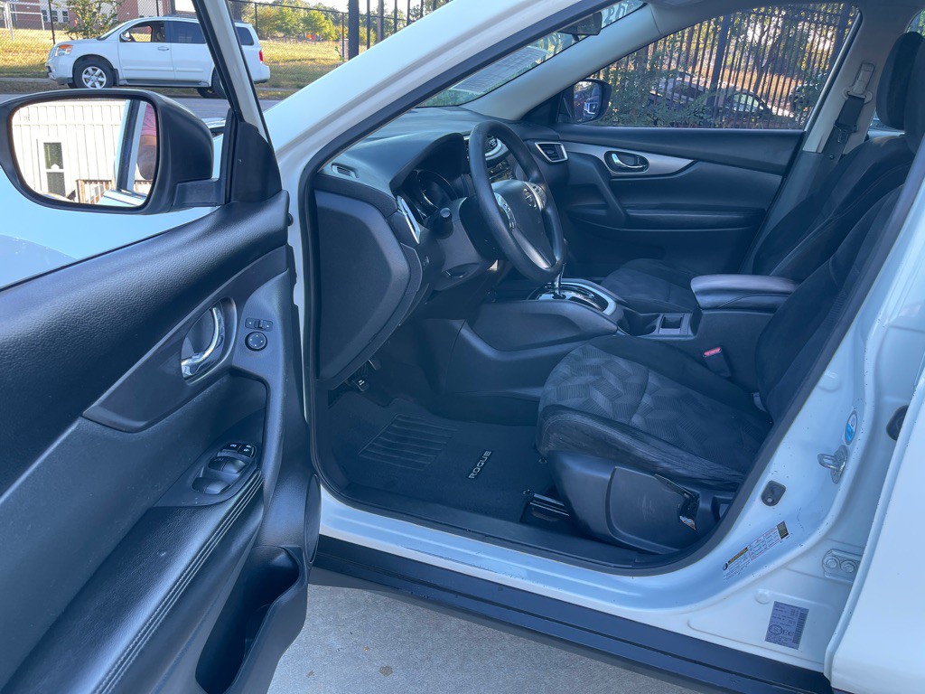 2016 Nissan Rogue Image 14