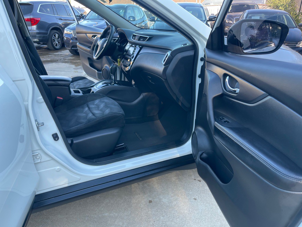 2016 Nissan Rogue Image 19