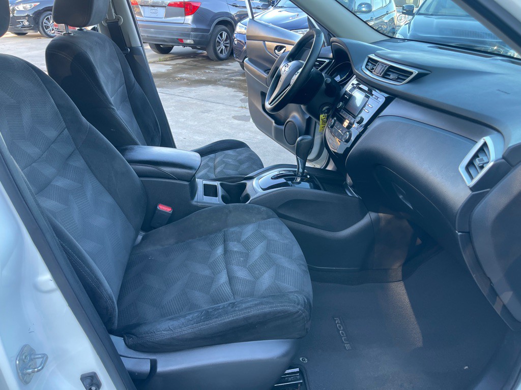 2016 Nissan Rogue Image 23