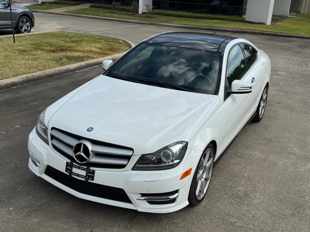2013 Mercedes-Benz C-Class Image 2