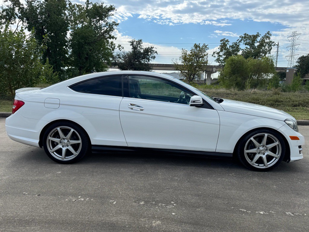 2013 Mercedes-Benz C-Class Image 6