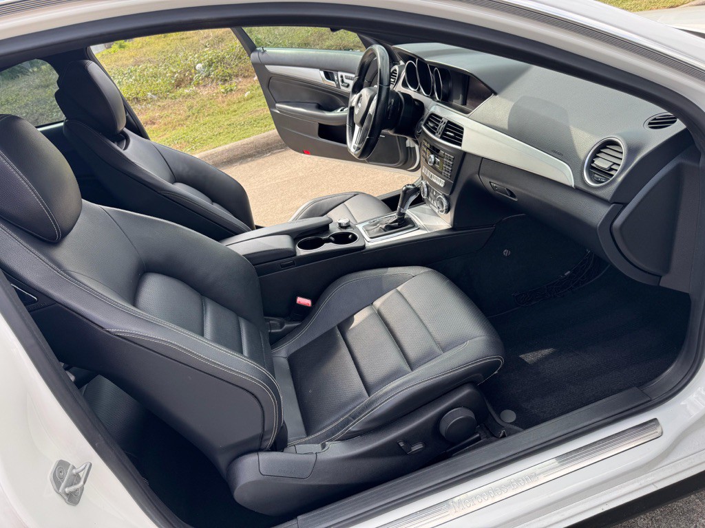 2013 Mercedes-Benz C-Class Image 24