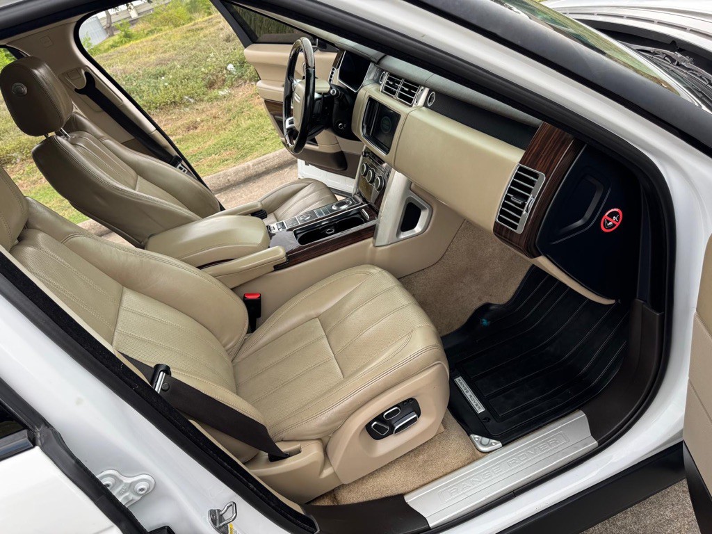 2014 Land Rover Range Rover Image 13