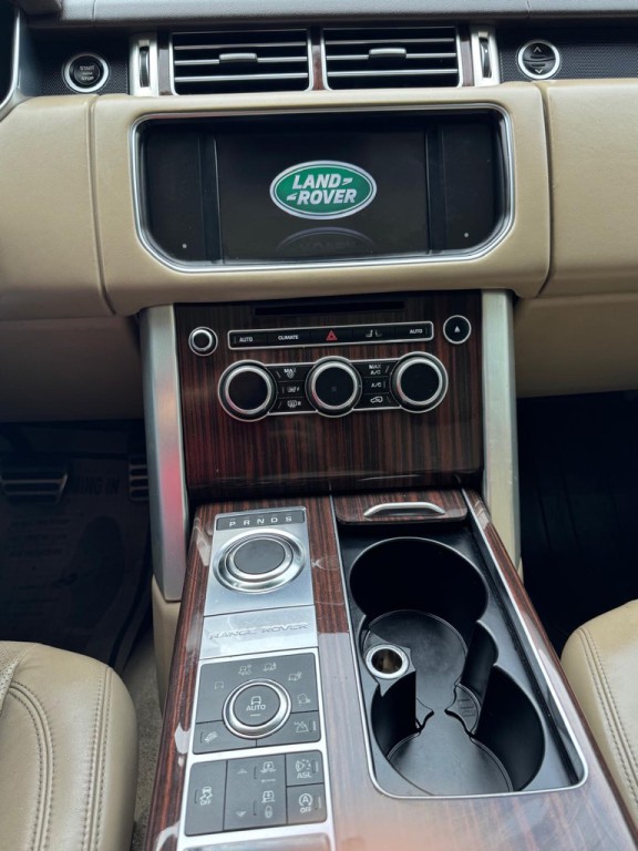 2014 Land Rover Range Rover Image 20
