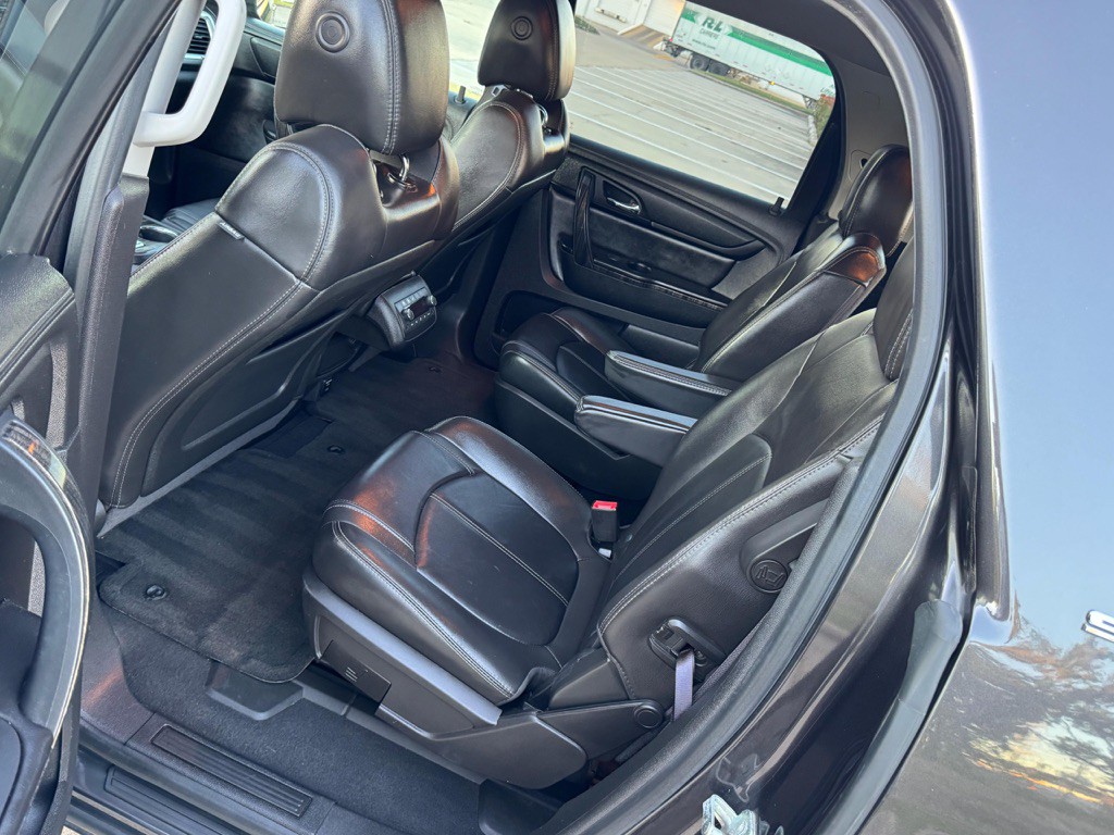 2015 GMC Acadia Image 13