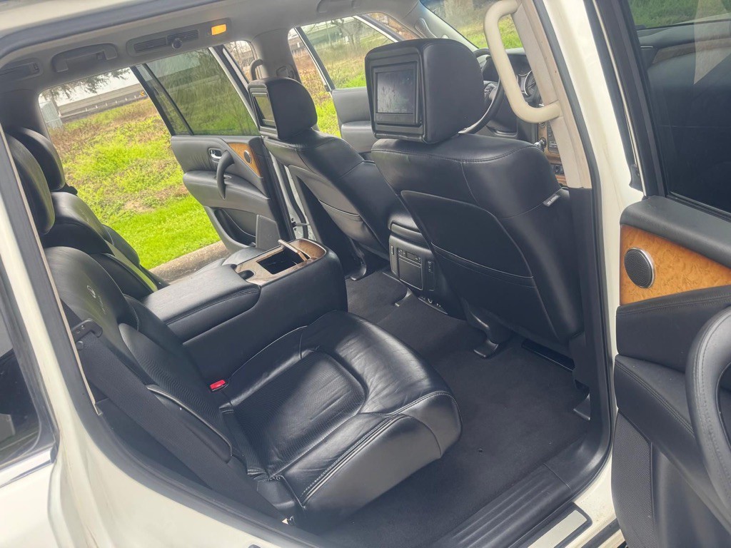 2014 INFINITI QX80 Image 18