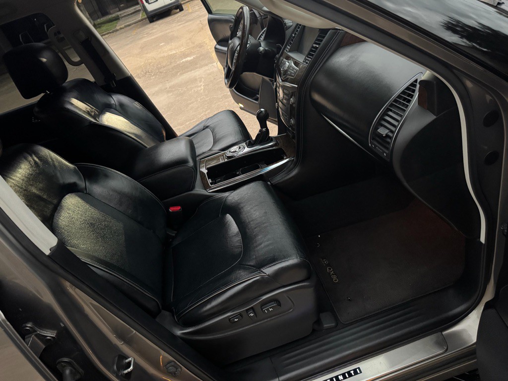 2015 INFINITI QX80 Image 11