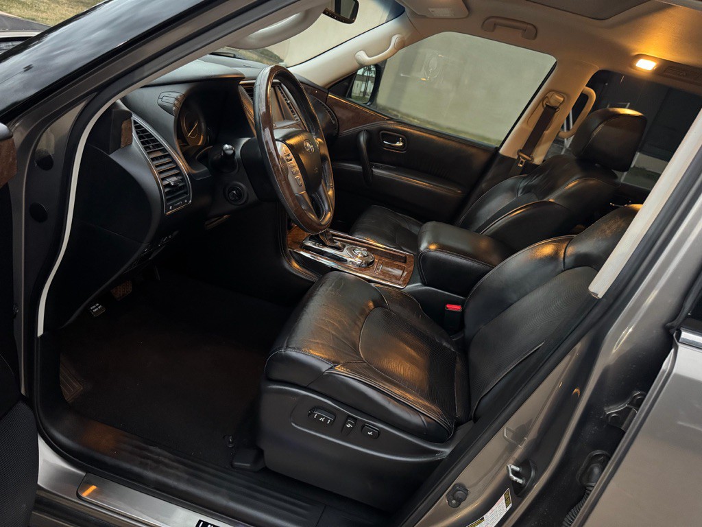 2015 INFINITI QX80 Image 14