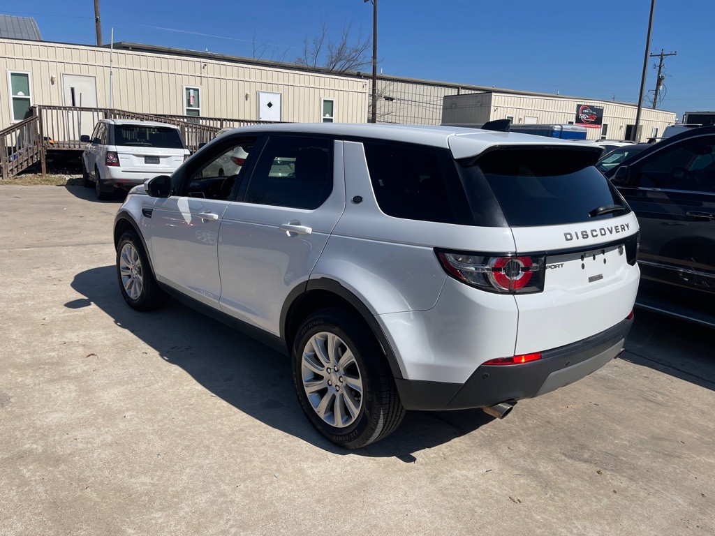2017 Land Rover Discovery Sport Image 4