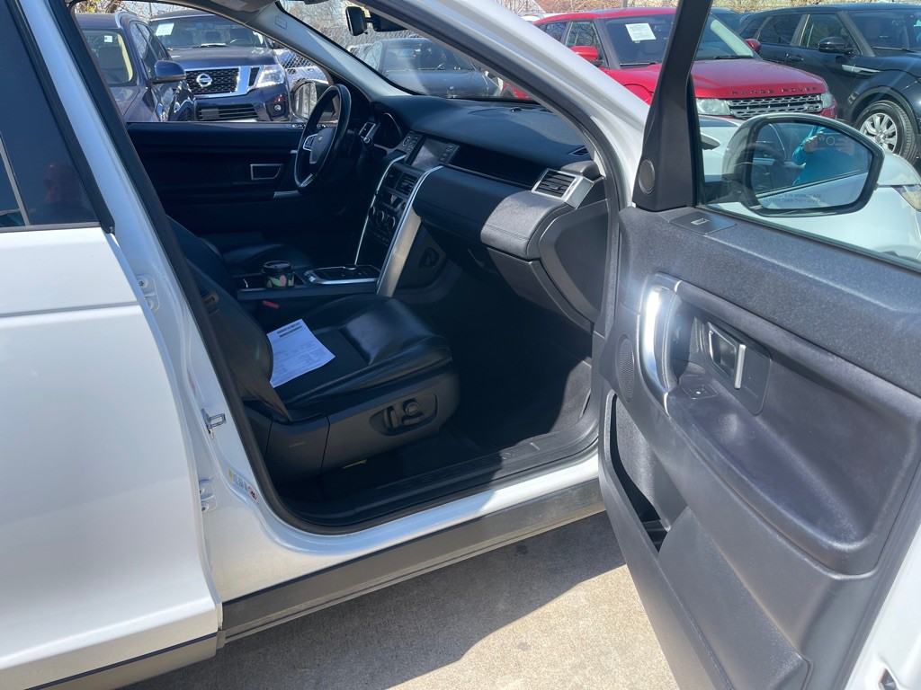 2017 Land Rover Discovery Sport Image 8