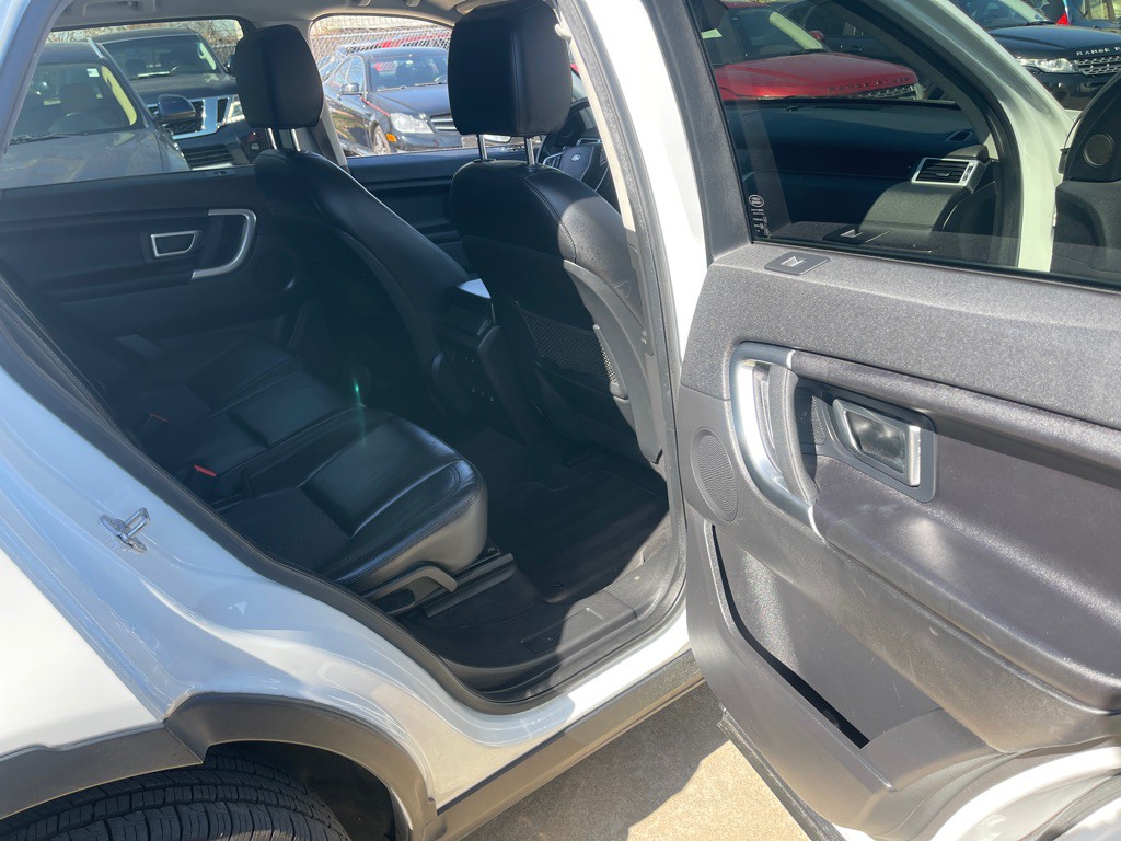 2017 Land Rover Discovery Sport Image 11