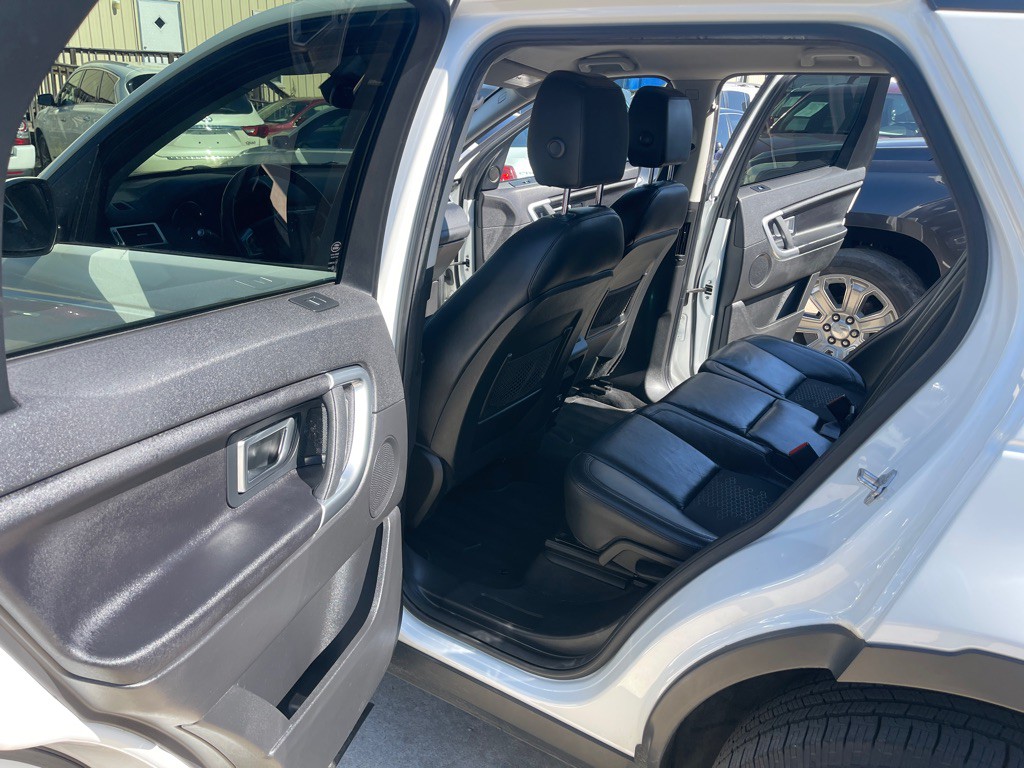 2017 Land Rover Discovery Sport Image 14